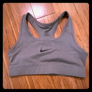 Nike sports bra (S)